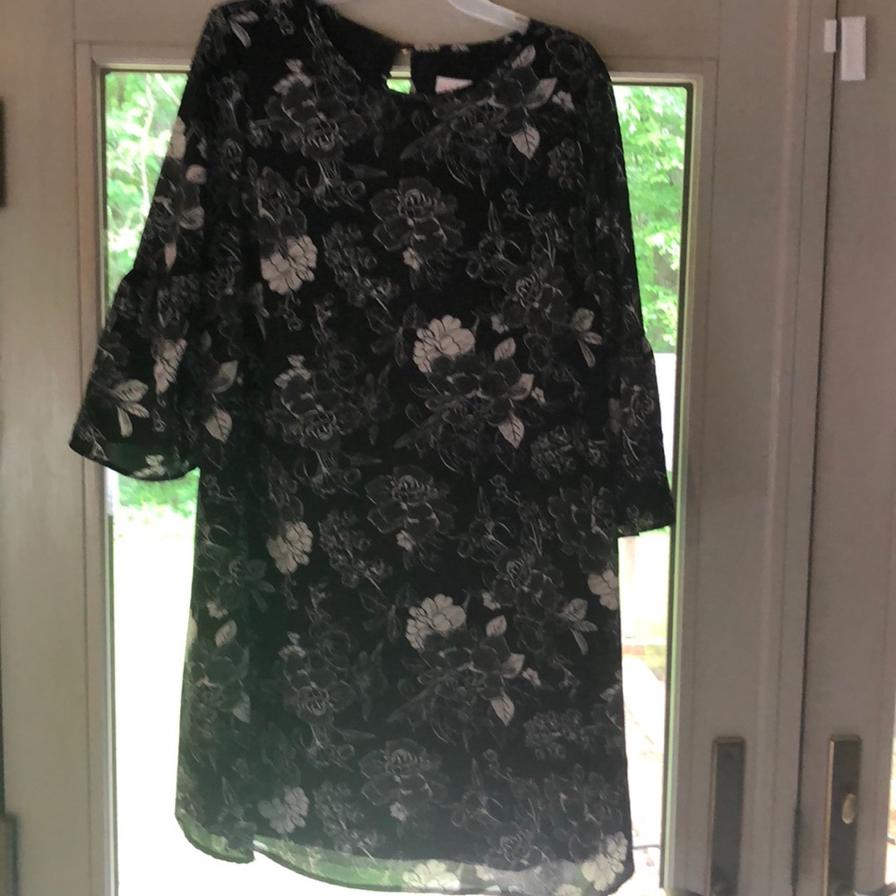 Maternity black/white floral dress